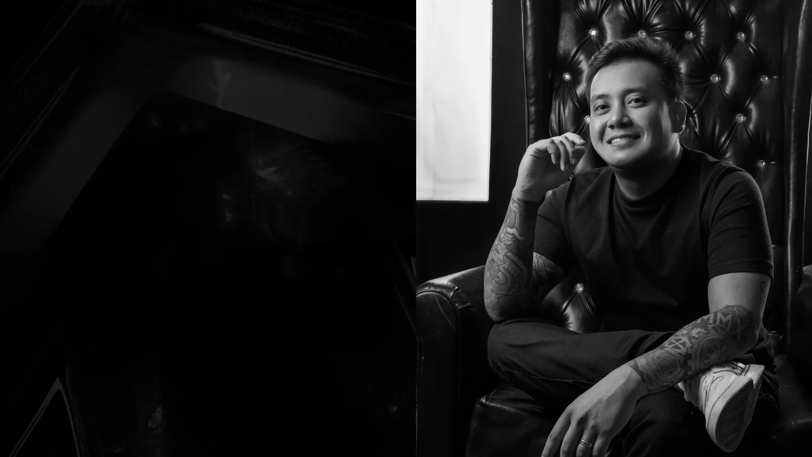Caê Nonaka, fundador e CEO da Nonaka ADS, sentado em poltrona no escritório